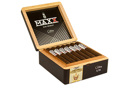 alec-bradley-maxx-box